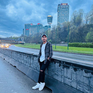 Meet your Posher, Niraj